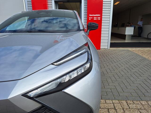 Toyota C-HR 1.8 Hybrid 140 Dynamic *Zomeraanbieding 2026, gratis trekhaak!*