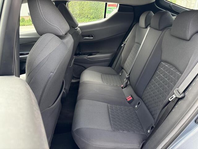 Toyota C-HR 2.0 Hybrid Dynamic **KEYLESS/ PARKEERSENSOREN/ NAVIGATIE**