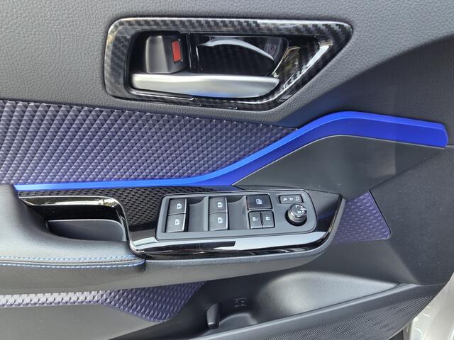 Toyota C-HR 1.8 Hybrid Bi-Tone full-options leader 1e eigenaar z.g.a.n. !!!!