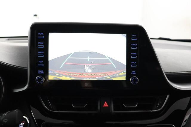 Toyota C-HR 2.0 Hybrid GR-Sport | Trekhaak | Elektrische Voorstoel | Parkeersensoren | Apple Carplay/Android Auto | 4Seizoenenbanden | Stoelverwarming |