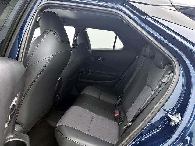Toyota C-HR Plug-in Hybrid 220 Executive | Sportstoelen | Parkeersensoren |