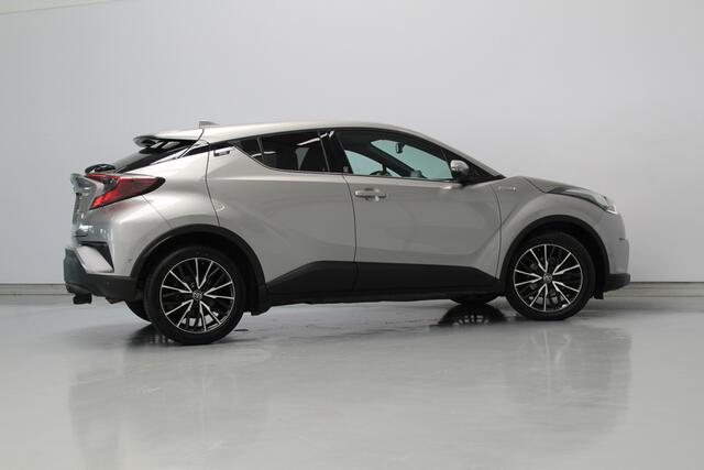 Toyota C-HR 1.8 Hybrid Dynamic, RIJKLAAR, LEER | TREKHAAK | STOEL/STUUR VERWARMING | NAVIGATIE