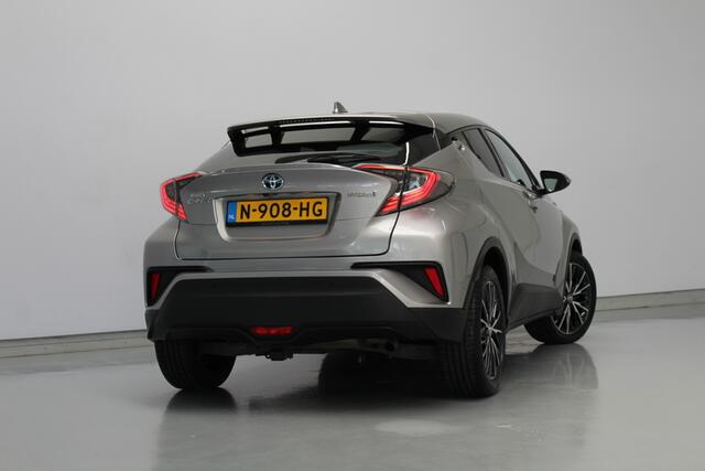 Toyota C-HR 1.8 Hybrid Dynamic, RIJKLAAR, LEER | TREKHAAK | STOEL/STUUR VERWARMING | NAVIGATIE