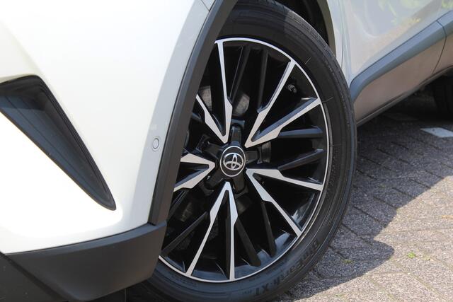 Toyota C-HR 1.8 Hybrid Executive | Rijklaar | Parelmoer | Stoelverw. | Navi | PDC | Camera | Bluetooth | Clima | Adap.Cruise