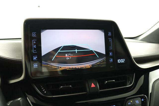 Toyota C-HR 1.8 Hybrid Executive | Parkeersensoren | Adaptieve Cruise-Control | Stoelverwarming |