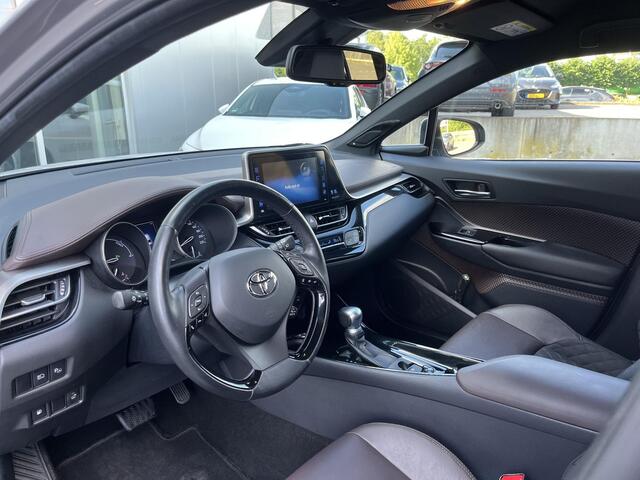 Toyota C-HR 1.8 Hybrid Premium | Navigatie | Trekhaak | Achteruitrijcamera | Leder