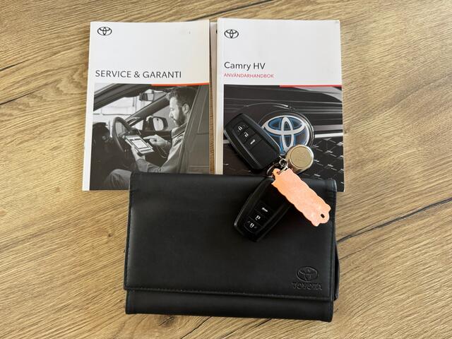 Toyota CAMRY 2.5 Hybrid Active GRATIS Afleverpakket! | Stoelverwarming | Achteruitrijcamera |
