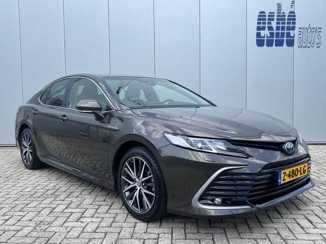 Toyota CAMRY 2.5 Hybrid Dynamic Navigatie ACC Camera Led Koplampen 18 Inch Velgen Apple Carplay Elek Stoel Stoelverwarming DAB Parkeersensoren v+a NL Auto 1e Eigenaar BTW Auto