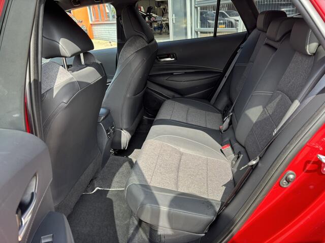 Toyota COROLLA 2.0 Touring Sports / Applecarplay/AndroidAuto / Stoel,Stuur & Voorruitverwarming / Camera / Digital Cockpit / Parkeersensoren Rondom / Hybrid 200 Dynamic