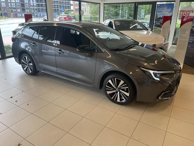 Toyota COROLLA Hybrid 140 Dynamic | Dodehoek detectie | Stoel/Stuur verwarming | Parkeersensoren | Apple Carplay & AndroidAUTO