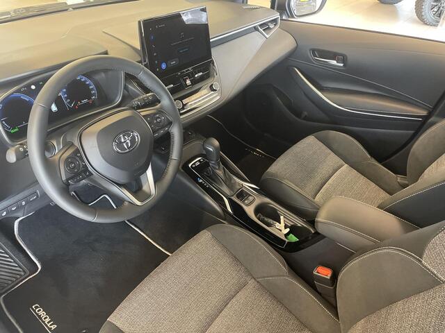 Toyota COROLLA Hybrid 140 Dynamic | Dodehoek detectie | Stoel/Stuur verwarming | Parkeersensoren | Apple Carplay & AndroidAUTO
