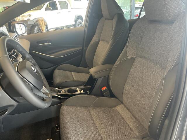 Toyota COROLLA Hybrid 140 Dynamic | Dodehoek detectie | Stoel/Stuur verwarming | Parkeersensoren | Apple Carplay & AndroidAUTO