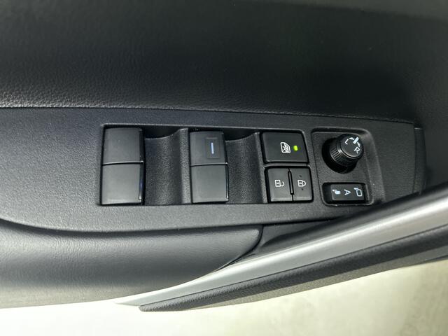 Toyota COROLLA Cross Hybrid 140 Style Elek. achterklep | Dodehoek assistent | Climate control | Adaptive cruisecontrol |