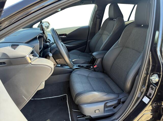 Toyota COROLLA 1.8 Hybrid First Edition I Trekhaak I Half-leder I Keyless
