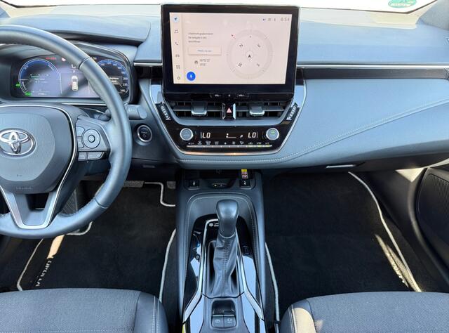 Toyota COROLLA 1.8 Hybrid First Edition I Trekhaak I Half-leder I Keyless