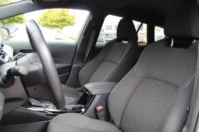 Toyota COROLLA Touring Sports 1.8 Hybrid Dynamic Plus | Rijklaar | HUD | Elek klep | Stoel/stuur-verwarming | Clima | Apple/Android