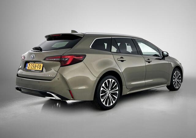 Toyota COROLLA Touring Sports Hybrid 140 Dynamic | Half lederen bekleding | Parkeersensoren voor en achter | Stoelverwarming | Elektrische kofferbakklep |