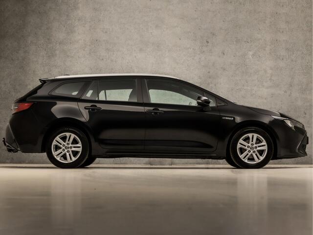 Toyota COROLLA Touring Sports 1.8 Hybrid Sport Automaat (APPLE CARPLAY, NAVIGATIE, ADAPTIVE CRUISE, KEYLESS, SPORTSTOELEN, CAMERA, TREKHAAK, ZWART HEMEL, NIEUWSTAAT)