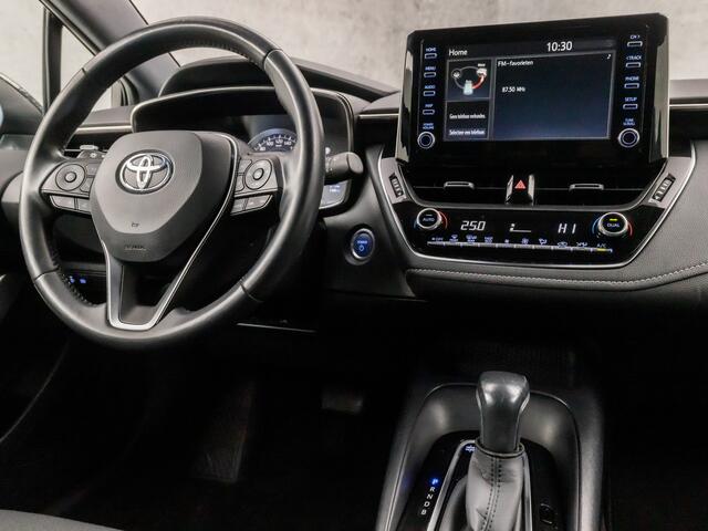 Toyota COROLLA Touring Sports 1.8 Hybrid Sport Automaat (APPLE CARPLAY, NAVIGATIE, ADAPTIVE CRUISE, KEYLESS, SPORTSTOELEN, CAMERA, TREKHAAK, ZWART HEMEL, NIEUWSTAAT)