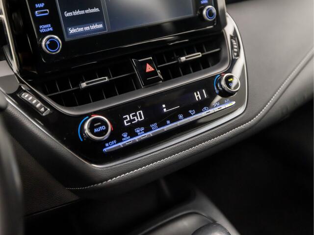Toyota COROLLA Touring Sports 1.8 Hybrid Sport Automaat (APPLE CARPLAY, NAVIGATIE, ADAPTIVE CRUISE, KEYLESS, SPORTSTOELEN, CAMERA, TREKHAAK, ZWART HEMEL, NIEUWSTAAT)