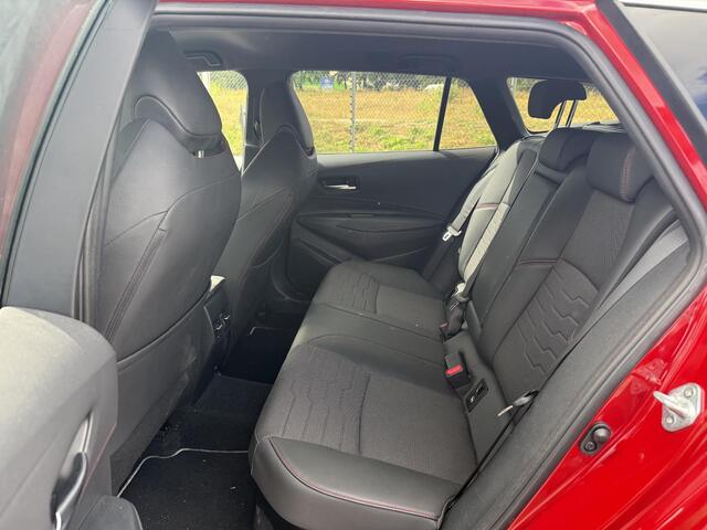 Toyota COROLLA Touring Sports 1.8 Hybrid Style **NAVIGATIE/ ELEKTRISCHE ACHTERKLEP/ DODEHOEK DETECTIE/ STOELVERWARMING/ 36 MAANDEN GARANTIE**