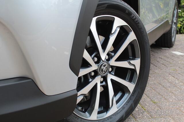 Toyota COROLLA Cross 2.0 High Power Hybrid First Edition | Rijklaar | Stoel-/stuurverw. | Blind Spot | El.achterklep | LED | Sensoren v+a | Navi | Apple/Android