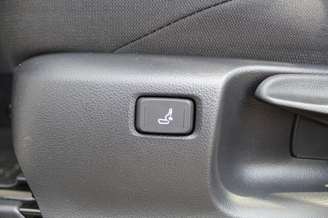 Toyota COROLLA Cross 2.0 High Power Hybrid First Edition | Rijklaar | Stoel-/stuurverw. | Blind Spot | El.achterklep | LED | Sensoren v+a | Navi | Apple/Android