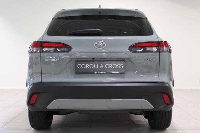 Toyota COROLLA Cross Hybrid 200 Style, ¤1750 Inruilpremie, BSM, Apple Carplay & Android Auto, Stoelverwarming, Navigatie, Parkeersensoren voor en achter!