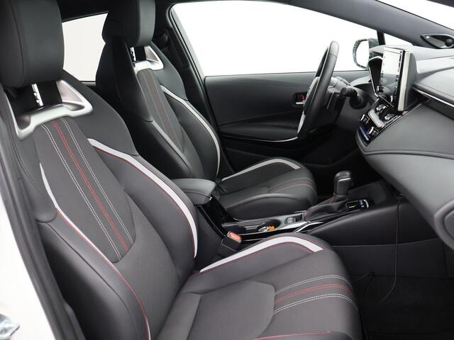 Toyota COROLLA 2.0 HYBRID 184 PK GR-SPORT PLUS BI-TONE *13.792 KM* + JBL | HEAD-UP | STOELVERW. | CAMERA | LED | 18 INCH