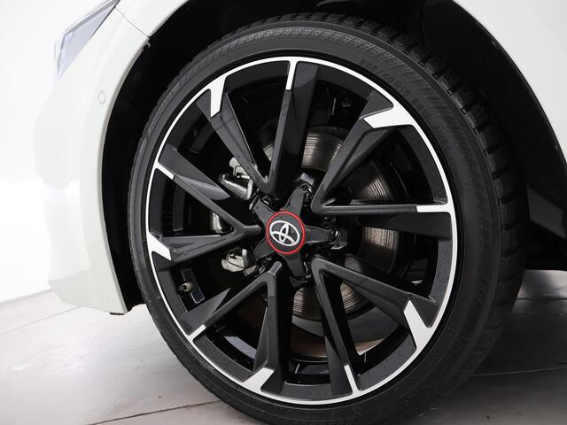 Toyota COROLLA 2.0 HYBRID 184 PK GR-SPORT PLUS BI-TONE *13.792 KM* + JBL | HEAD-UP | STOELVERW. | CAMERA | LED | 18 INCH