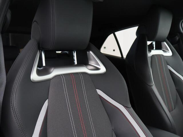 Toyota COROLLA 2.0 HYBRID 184 PK GR-SPORT PLUS BI-TONE *13.792 KM* + JBL | HEAD-UP | STOELVERW. | CAMERA | LED | 18 INCH