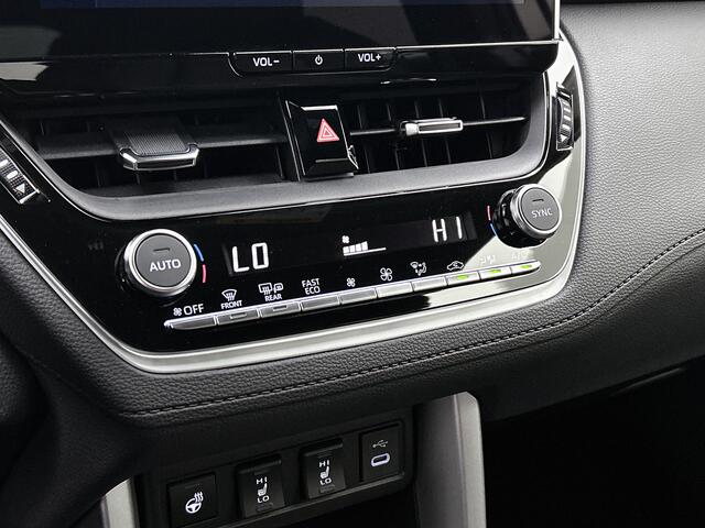 Toyota COROLLA Cross Hybrid 140 Style | Stuur en Stoelverwarming | Lederen bekleding |
