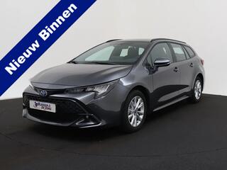 toyota-corolla-touring-sports-hybri
