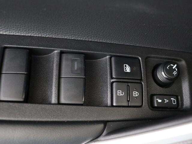 Toyota COROLLA Cross 2.0 High Power Hybrid First Edition I Navigatie I Climate Control I Cruise Control Adaptief I Camera I USB I Stoelverwarming Voor I Volledig LOUWMAN Onderhouden I