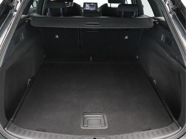 Toyota COROLLA Touring Sports 1.8 Hybrid Dynamic/ trekhaak/ compleet!
