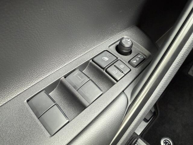 Toyota COROLLA DIRECT LEVERBAAR! Hybrid 140 Dynamic | Stuur/stoelverw | Nw Mode