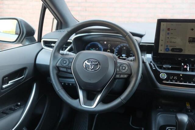 Toyota COROLLA 1.8 Hybrid 140pk CVT Touring Sports First Edition | Climate | Adaptive Cruise | Keyless | Camera | PDC | Elektrische Achterklep | Winter Pakket