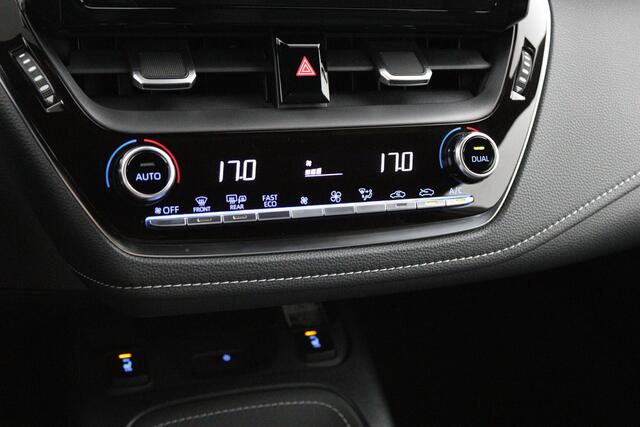 Toyota COROLLA 1.8 Hybrid Style | Trekhaak | Stoelverwarming | Navigatie |