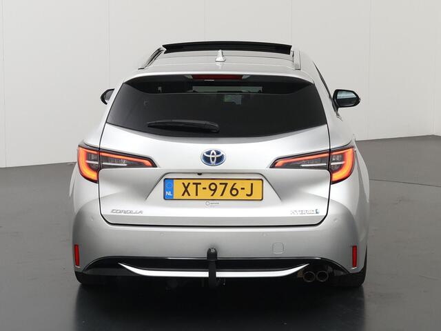 Toyota COROLLA Touring Sports 2.0 Hybrid Premium | Trekhaak | Panoramadak | Navigatie | Parkeercamera | Stoelverwarming/verkoeling | Keyless Go |