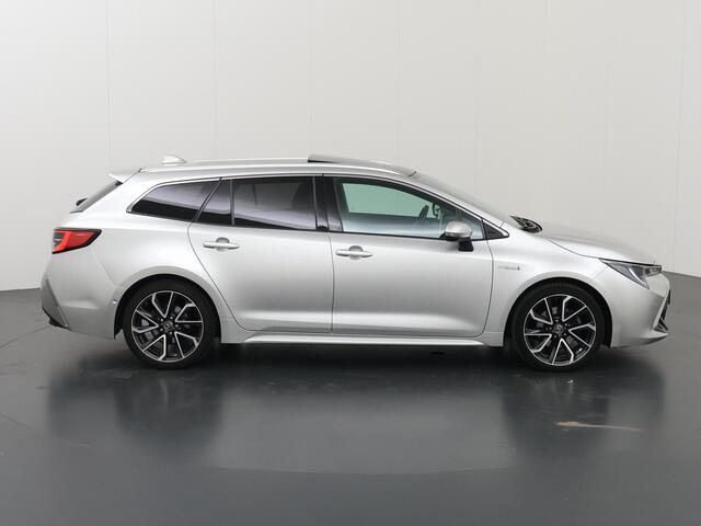 Toyota COROLLA Touring Sports 2.0 Hybrid Premium | Trekhaak | Panoramadak | Navigatie | Parkeercamera | Stoelverwarming/verkoeling | Keyless Go |