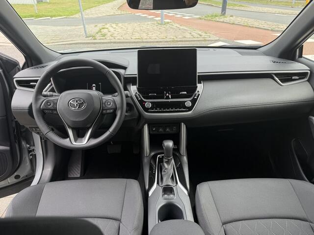 Toyota COROLLA Cross Hybrid 140 18 inch LMW / Dodehoek / Elektr. achterklep / Carplay / Vol!