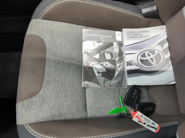 Toyota COROLLA Touring Sports 2.0 Hybrid Trek Stoel Verwarming | Ad Cruise | Camera | Navi | Carplay | PDC | Full Led | Keyless | Elek Klep | NL-Auto | Volledig Onderh.