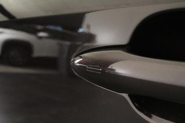 Toyota COROLLA 1.8 Hybrid Active, Stoelverwarming, Apple Carplay, Android Auto, Parkeersensoren, Keyless entry!
