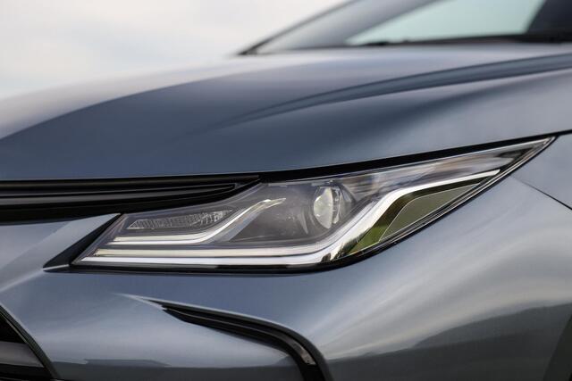 Toyota COROLLA 1.8 Hybrid GR-Sport ? LED ? Keyless ? Camera