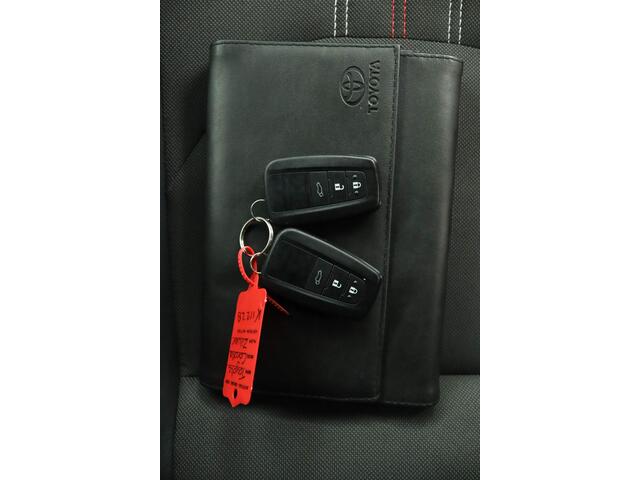 Toyota COROLLA Touring Sports 2.0 Hybrid GR-Sport Plus | 18" Lichtmetalen Velgen | JBL Audio | Elektrische kofferklep | Sportstoelen | 10 jaar garantie! |