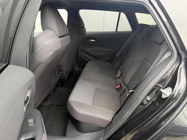 Toyota COROLLA Touring Sports 1.8 Hybrid Dynamic **KEYLESS/ STOELVERWARMING/ APPLE CARPLAY/ LENDENSTEUN VERSTELBAAR/ GARANTIE**