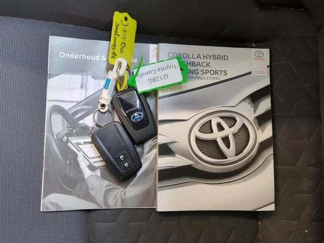 Toyota COROLLA Touring Sports 1.8 Hybrid Active NL-Auto | 1e Eigenaar | Volledig Onderh. | BTW | Camera | Ad Cruise | Full Led | Carplay | DAB | Bots Systeem
