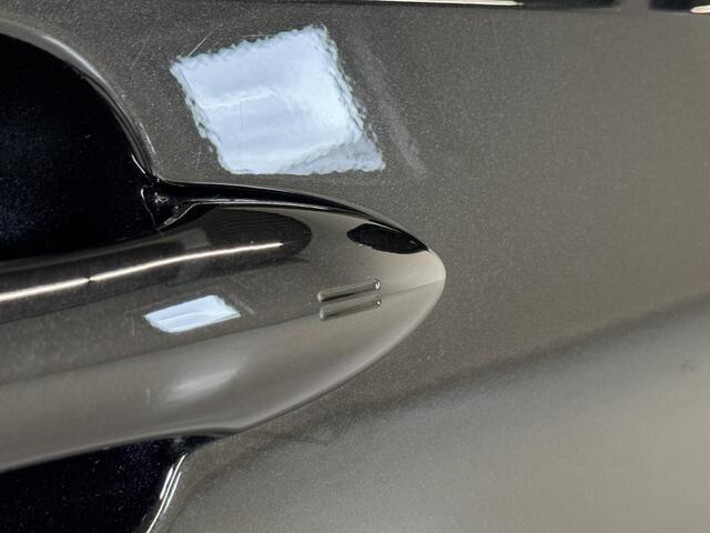 Toyota COROLLA 1.8 Hybrid First Edition | half-leder | Stoelverw. | Qi-lader | Keyless | Full-LED |