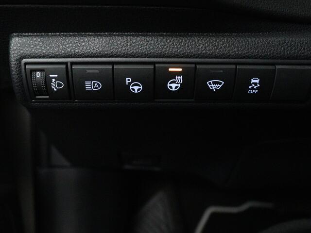 Toyota COROLLA Hybrid 140 Dynamic (Team D) | Navigatie | PDC |