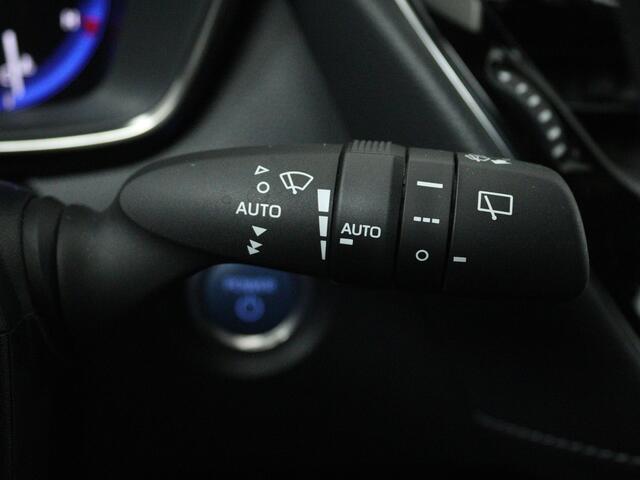 Toyota COROLLA Hybrid 140 Dynamic (Team D) | Navigatie | PDC |